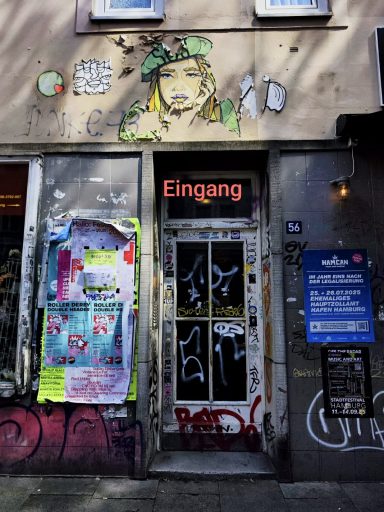 Eingang Eingang Hausnummer 56